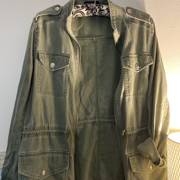 Express Jacket - Picture 6 of 7